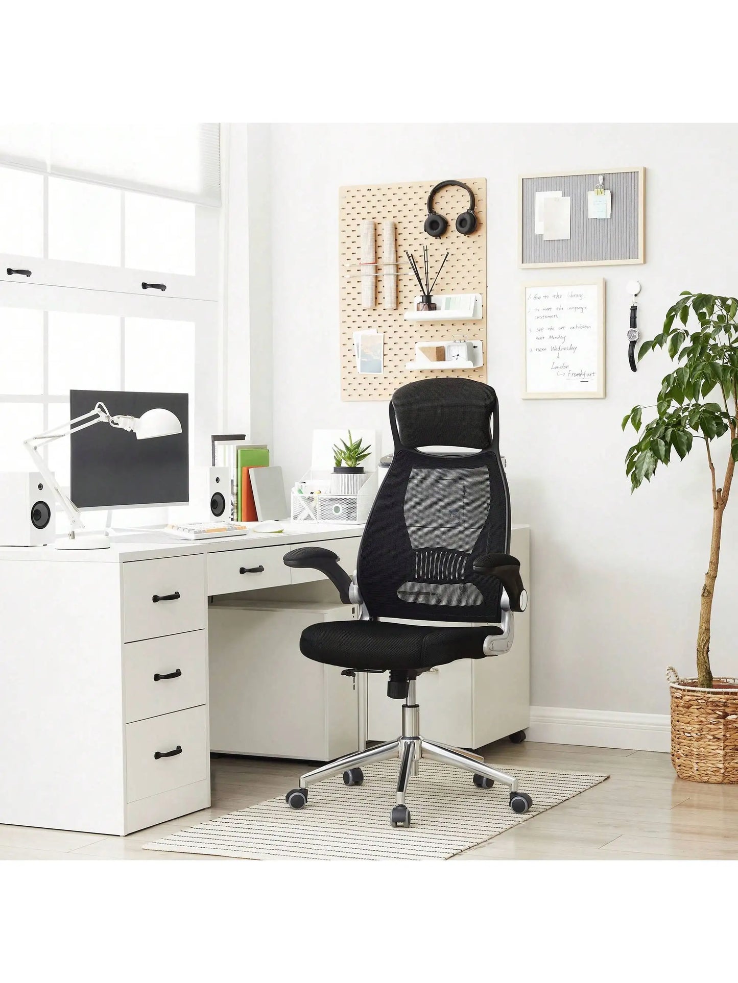 SONGMICS Office Swivel Chair Mesh Desk Chair with Headrest Synchronized Mechanism and Adjustable Height Black