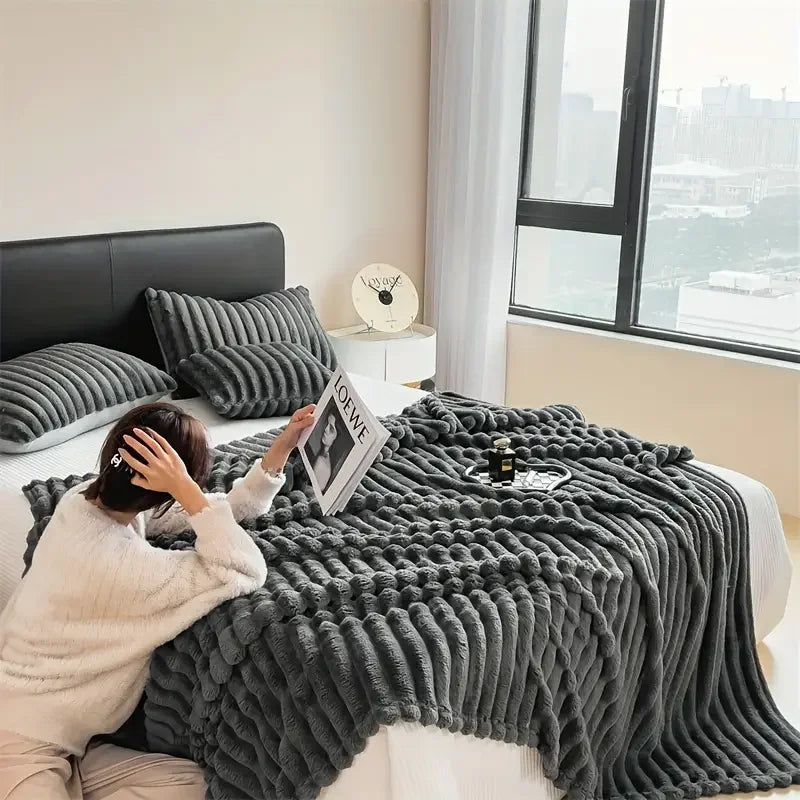 Light luxury Solid Color Multifunctional Rabbit Velvet Blanket Winter Thick Warm Flannel Used For Bedroom Living Room Blanket