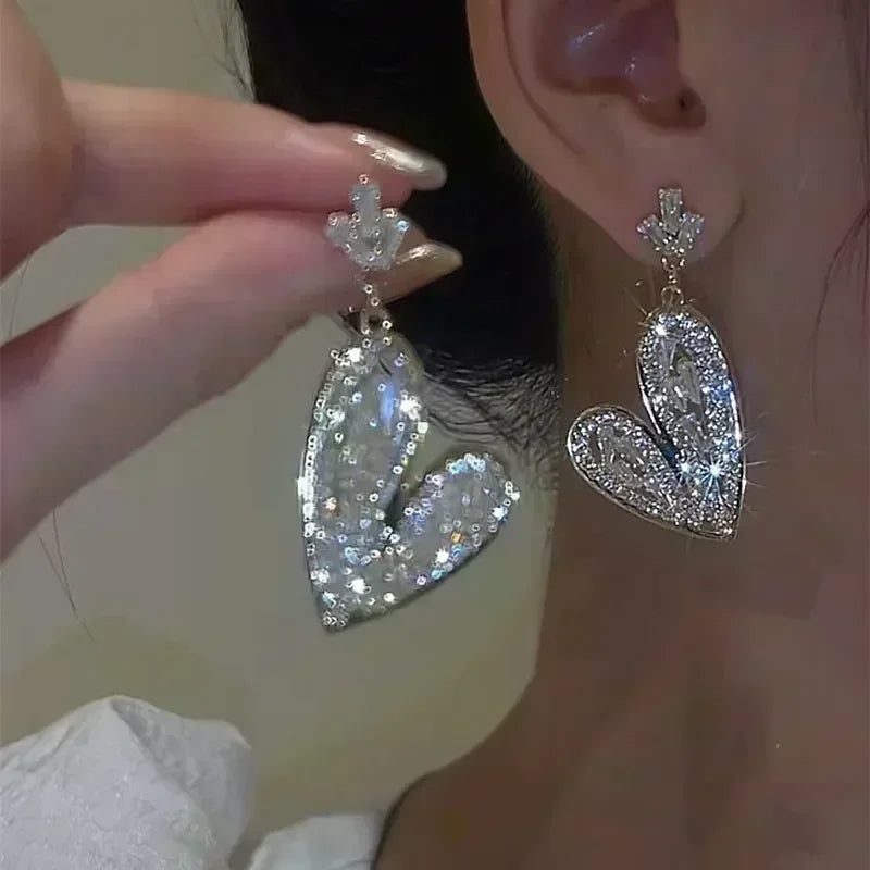 Pendientes de hojas doradas de cristal verde para mujer, accesorios diarios de individualidad, aniversario del Día de San Valentín, regalos de joyería de cumpleaños