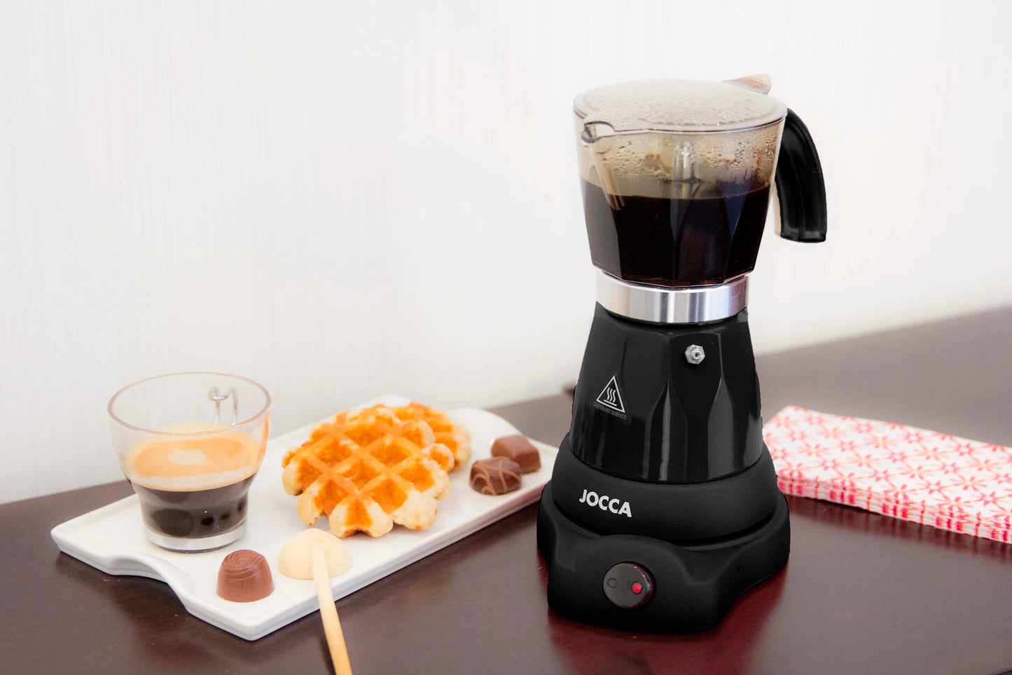 Induction coffee maker, electric and portable from JOCCA. Italian coffee EXPRESSO for 6 professional cups. Compact electric kettle with always hot system, 360 degree BASE, cold touch handle and 480W power.